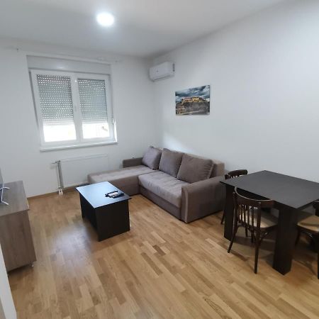 Magi Apartments Novi Sad Buitenkant foto