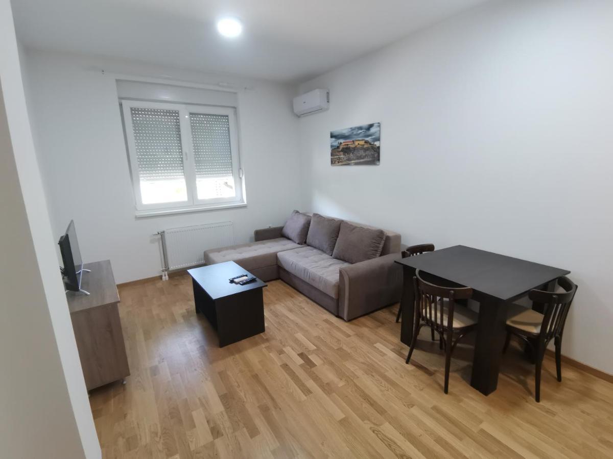 Magi Apartments Novi Sad Buitenkant foto
